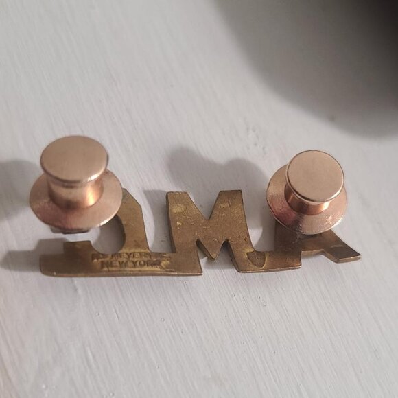 WWII N.S. Meyer AMC Air Force Military Uniform Lapel Pin - Mobility Command USA - Picture 4 of 5